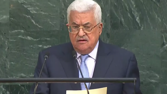 رئيس السلطة الفلسطينية محمود عباس يلقي خطابا أمام الجمعية العامة للأمم المتحدة في مقر الأمم المتحدة، 20 سبتمبرن 2017 في نيويورك. (AFP PHOTO / ANGELA WEISS)