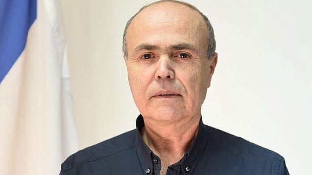 العميد (احتياط) كميل أبو ركن، الرئيس الحالي لسلطة المعابر الحدودية في وزارة الدفاع، والذي تم الإعلان عنن تعيين في منصب القائد المقبل لوحدة تنسيق أنشطة الحكومة في الأراضي الفلسطينية، في 17 ديسمبر، 2017. (Dana Shraga/Defense Ministry) العميد (احتياط) كميل أبو ركن، الرئيس الحالي لسلطة المعابر الحدودية في وزارة الدفاع، والذي تم الإعلان عنن تعيين في منصب القائد المقبل لوحدة تنسيق أنشطة الحكومة في الأراضي الفلسطينية، في 17 ديسمبر، 2017. (Dana Shraga/Defense Ministry)