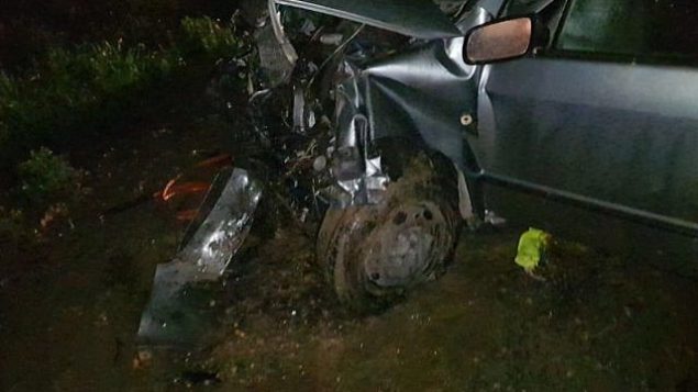إحدى المركبتين المتورطتين في حادث طرق على الطريق رقم 557، بالقرب من مستوطنة شفي شومرون في شمال الضفة الغربية، 23 يناير، 2018. (Courtesy, Samaria Regional Council)