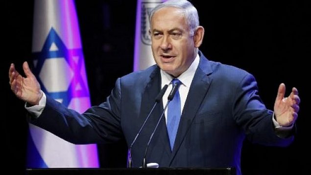 رئيس الوزراء بينيامين نتنياهو يلقي كلمة في مؤتمر الصحة السنوي في تل أبيب، 27 مارس، 2018. (AFP PHOTO / JACK GUEZ)