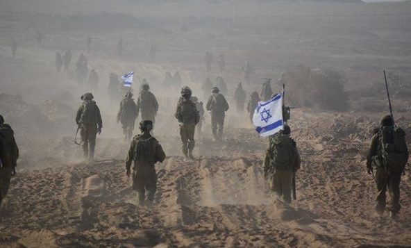 صورة توضيحية: جنود اسرائيليون يغادرون غزة عند انتهاء الاجتياح البري في اغسطس 2014 (IDF Spokesperson's Unit/ Facebook)