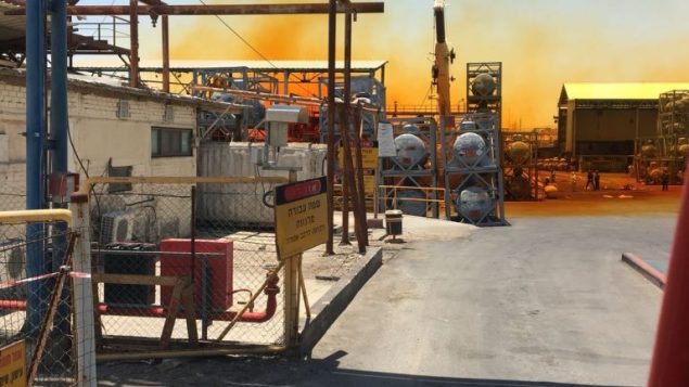 تسريب غاز برومين في منطقة البحر الميت، 15 يونيو 2018 (Fire and Rescue Services) تسريب غاز برومين في منطقة البحر الميت، 15 يونيو 2018 (Fire and Rescue Services)