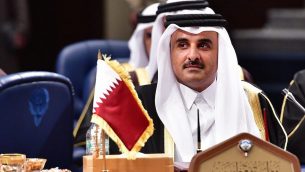 أمير قطر، الشبخ تميم بن حمد آل ثاني يشارك في قمة مجلس التعاون الخليجي في قصر  بيان في الكويت، 5 ديسمبر، 2017. (Giuseppe CACACE / AFP)