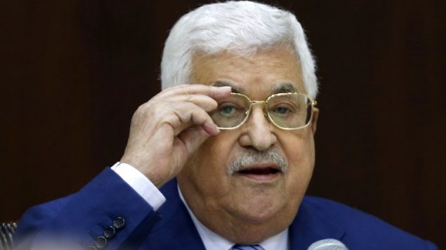 رئيس السلطة الفلسطينية محمود عباس يترأس جلسة اللجنة التنفيذية لمنظمة التحرير الفلسطينية، في مقر السلطة الفلسطينية في رام الله، 28 يوليو 2018 (ABBAS MOMANI/AFP)