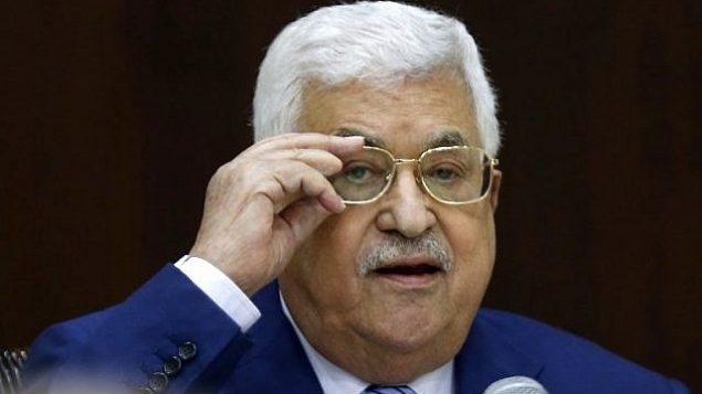 رئيس السلطة الفلسطينية محمود عباس يترأس اجتماعا للجنة التنفيذية التابعة لمنظمة التحرير الفلسطينية في مقر السلطة الفلسطينية في مدينة رام الله في الضفة الغربية، 28 يوليو، 2018. . (ABBAS MOMANI/AFP)
