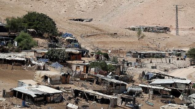 القرية البدوية الخان الأحمر في الضفة الغربية في 6 سبتمبر 2018. (Ahmad Gharabli/AFP)