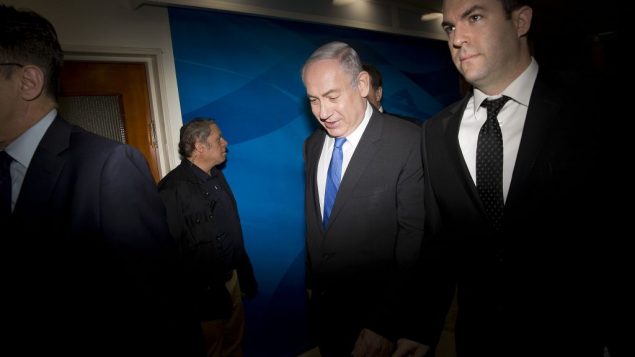 ديفيد كيز مع رئيس الوزراء بنيامين نتنياهو في القجس، 7 مايو 2017 (AP/Oded Balilty, Pool)