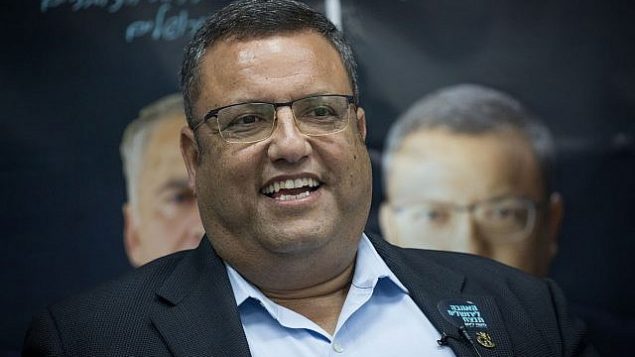 مرشح رئاسة بلدية القدس موشي ليون في افتتاح مقر حملته في القدس في 14 أغسطس 2018. (Yonatan Sindel/Flash90)