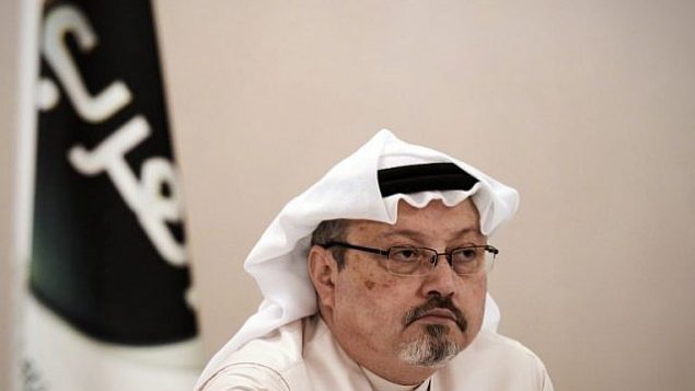 في هذه الصورة التي تم إلتقاطها في 15 ديسمبر، 2014، جمال خاشقجي في مؤتمر صحفي في العاصمة البحرينية المنامة.  (AFP/Mohammed Al-Shaikh)