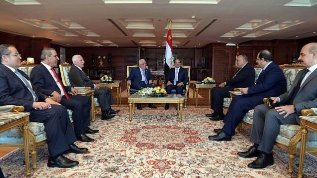 رئيس السلطة الفلسطينية محمود عباس والرئيس المصري عبد الفتاح السيسي خلال لقاء في شرم الشيخ، 3 نوفمبر، 2018.(Credit: Wafa)