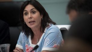 وزيرة الثقافة والرياضة ميري ريغيف تشارك في جلسة للجنة الرياضة والتربية والتعليم في الكنيست، 2 يوليو، 2018. (Hadas Parush/Flash90)