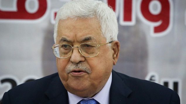 رئيس السلطة الفلسطينية محمود عباس خلال اجتماع في رام الله، الضفة الغربية، 28 اكتوبر 2018 (Flash90)