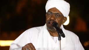الرئيس السوداني عمر الشير يقدم خطاب في القصر الرئاسي في الخرطوم، 3 يناير 2019 (Ashraf Shazly/AFP)