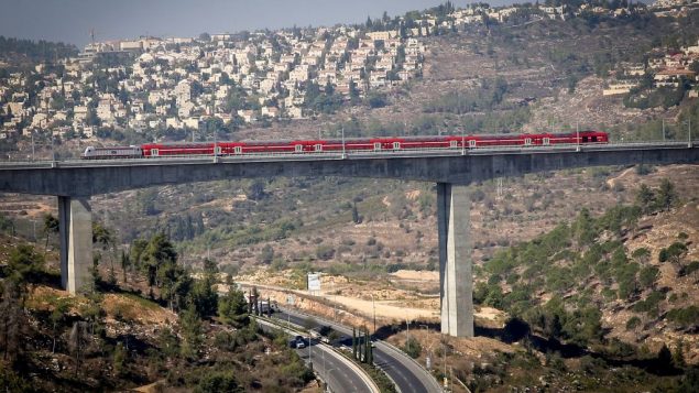 خط القطار السريع بين تل ابيب والقدس، 25 سبتمبر 2018 (Yossi Zamir/Flash90)