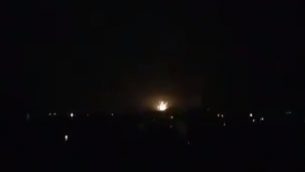 انفجار ناتج عن هجوم اسرائيلي ضد اهداف إيرانية في مطار دمشق الدولي، 11 يناير 2019 (Screen capture: Twitter)