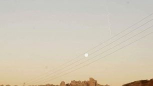 اختبار منظمة ’سهم 3’ الإسرائيلية الامريكية، كما بدو من القدس، صباح 22 يناير 2019 (Elie Leshem/Times of Israel)