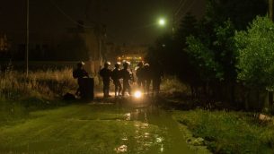 صورة توضيحية: جنود يحرسون مهندسين حربيين خلال عملية هدم منزل معتدي فلسطيني في ميدنة جنين بالضفة الغربية، 24 ابريل 2018 (Israel Defense Forces)