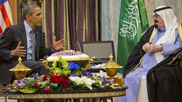 الرئيس الأمريكي باراك أوباما يلتقي بالملك السعودي عبد الله في روضة خريم، السعودية، الجمعة، 28 مارس، 2014.  (photo credit: AP/Pablo Martinez Monsivais)