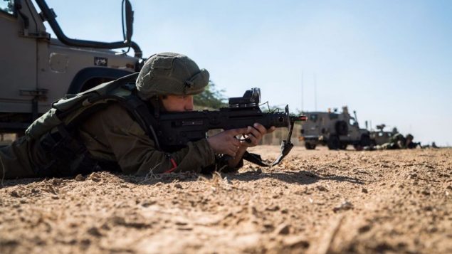 جنود اسرائيليون خلال تدريب عسكري بالقرب من قطاع غزة، 6 ديسمبر 2016 (IDF Spokesperson's Unit)