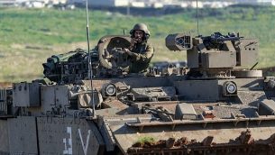 في صورة نشرها الجيش الإسرائيلي في 14 فبراير 2019، شوهد الجنود خلال تمرين عسكري في وادي الأردن. (القوات الإسرائيلية)