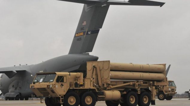 الجيش الامريكي يفرغ منظومة ’ثاد’ للدفاع الصاروخي في اسرائيل، مارس 2019 (US Army Europe)