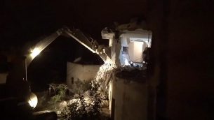 الجيش الإسرائيلي يهدم منزل فلسطيني تتهمه بتنفيذ هجوم إطلاق نار في الضفة الغربية، 17 أبريل، 2019.  (IDF Spokesperson's Unit)