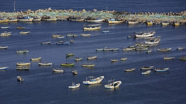 قوارب صيد فلسطينية في البحر الأبيض المتوسط في ميناء مدينة غزة، 10 مايو، 2019. (Mohammed Abed/AFP)