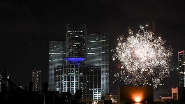 العاب نارية في تل ابيب بمناسبة يوم الاستقلال الإسرائيلي ال71، 8 مايو 2019 (Flash90)