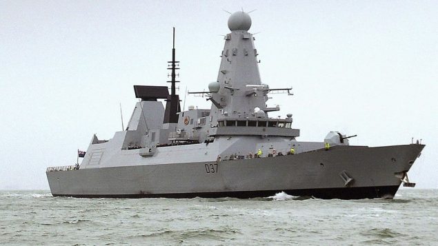 صورة ارشيف لسفينة HMS Duncan، التي سوف تستبدل HMS Montrose في الخليج الفارسي، في اعقاب تهديدات إيران بعرقلة الشحن (Ben Sutton/UK Ministry of Defence via AP)