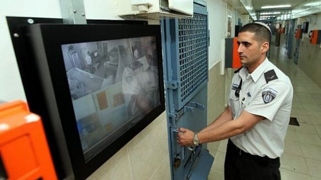 توضيحية: داخل سجن ’نيتسان’ في الرملة، 27 فبراير، 2012 (Moshe Shai/Flash90)
