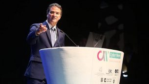 رئيس الموساد يوسي كوهين يتحدث في مؤتمر ’أسبوع السايبر’ في جامعة تل أبيب، 24 يونيو، 2019.  (Chen Galili)