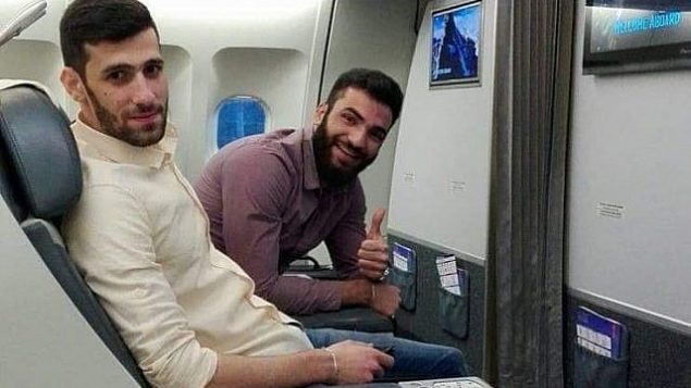 حسن يوسف زبيب، يسار، وياسر أحمد ضاهر، عنصرا حزب الله اللذان قُتلا في غارة جوية إسرائيلية في سوريا ردا على مخطط لإطلاق طائرات مسيرة محملة بمتفجرات تجاه إسرائيل، خلال رحلة قاما بها إلى إيران من لبنان في صورة غير مؤرخة.  (Israel Defense Forces)