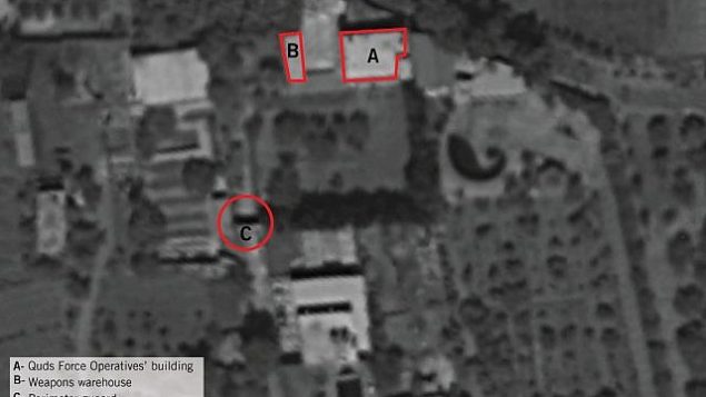 صورة أقمار اصطناعية تظهر فيه قاعدة صغيرة في قرية عقربة السورية منها حاولت إيران، بحسب الجيش الإسرائيلي، إطلاق طائرات مسيرة محملة بمتفجرات إلى شمال إسرائيل من سوريا في أغسطس 2019.  (Israel Defense Forces)