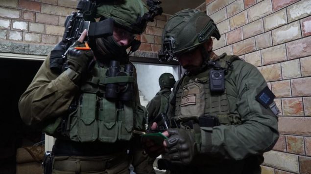 صورة توضيحية: قوات الامن خلال مداهمة في الضفة الغربية (Israel Defense Forces)