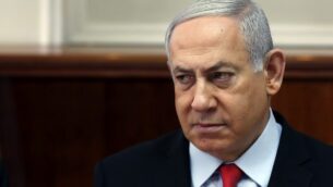 رئيس الوزراء بنيامين نتنياهو يترأس اجتماعًا لمجلس الوزراء في القدس، 13 نوفمبر 2019. (Ronen Zvulun / Pool / AFP)