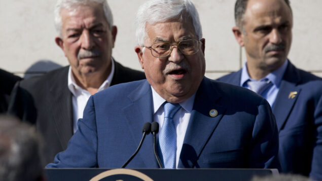 الرئيس الفلسطيني محمود عباس يلقي خطابا في مدينة رام الله بالضفة الغربية، 11 نوفمبر 2019. (Majdi Mohammed/AP)