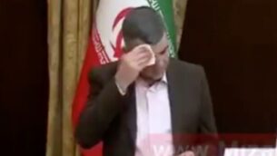 لقطة شاشة من فيديو لنائب وزير الصحة الإيراني، إيراج حريرجي، خلال مؤتمر صحفي حول انتشار فيروس كورونا، 24 فبراير 2020. (Twitter)