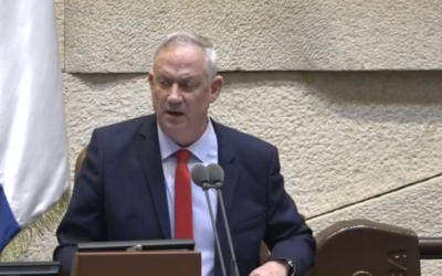 بيني غانتس في الكنيست في 26 مارس، 2020 بعد انتخابه رئيسا للكنيست. (screenshot) بيني غانتس في الكنيست في 26 مارس، 2020 بعد انتخابه رئيسا للكنيست. (screenshot)