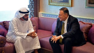 وزير الخارجية الأمريكي مايك بومبيو يتلقي بولي عهد أبو ظبي محمد بن زايد آل نهيان في أبو ظبي، الإمارات، 19 سبتمبر، 2019. (Mandel Ngan/Pool via AP)
