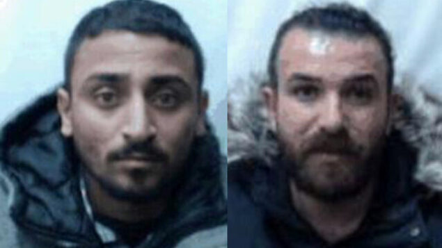 يزن أبو صالح، إلى اليسار، ومحمد أبو صالح، إلى اليمين، الذين يقول الشاباك إنهما كانا جزءا من خلية تابعة لمنظمة ’الجبهة الشعبية لتحرير فلسطين’ خططت لهجمات على أهداف إسرائيلية في الضفة الغربية وإسرائيل، في صورتين غير مؤرختين. (Shin Bet)