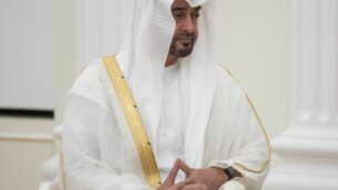 الشيخ محمد بن زايد آل نهيان، ولي عهد أبو ظبي، خلال لقاء في الكرملين في العاصمة الروسية موسكو، 1 يونيو، 2018.(AP Photo/Pavel Golovkin, Pool)
