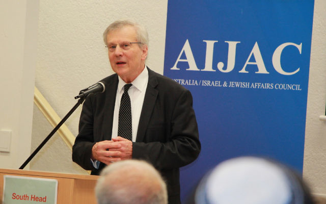 Simon Henderson, a Baker Fellow and The Washington Institute's director of Gulf and Energy Policy Program,  speaking at South Head Synagogue on August 29. Photo: Shane Desiatnik