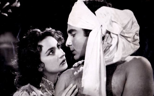 Jewish Bollywood actress Nadira (left) in one of her movies. Jewish Bollywood actress Nadira (left) in one of her movies.