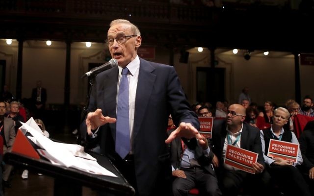 Bob Carr addressing NSW State Labor Conference on Sunday. Photo: AAP Image/Daniel Munoz.