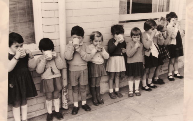 Children at Moriah College, then known as the North Bondi Hebrew School.