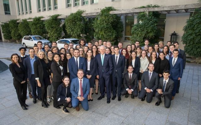 The AUJS Political Training Seminar delegates with Prime Minister Malcolm Turnbull.