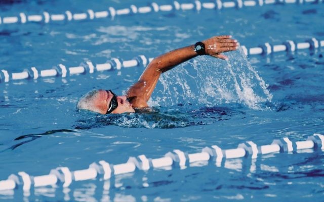 Yigal Sela swimming one of his 1000 laps. Yigal Sela swimming one of his 1000 laps.