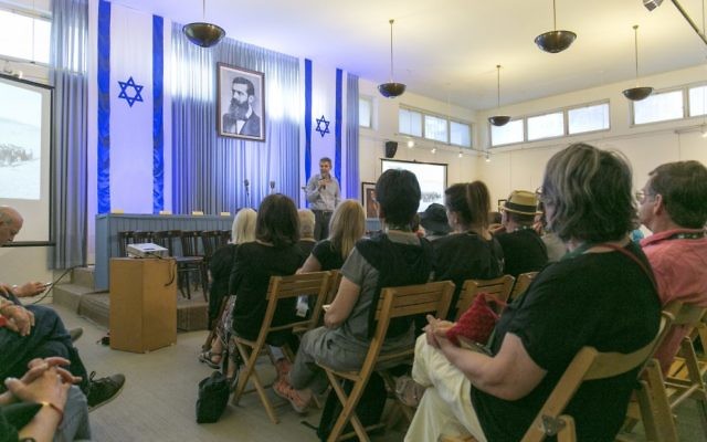 Dan Springer addressing JNF mission participants in Independence Hall.
