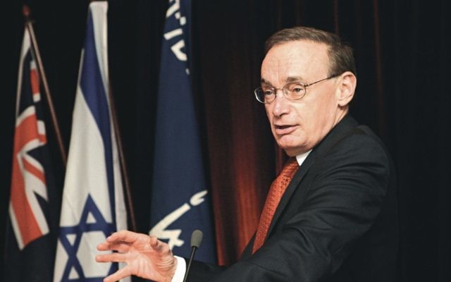 Bob Carr in friendlier times at a 2005 Friends of the Hebrew University function. Photo: Nathan Smith Bob Carr in friendlier times at a 2005 Friends of the Hebrew University function. Photo: Nathan Smith