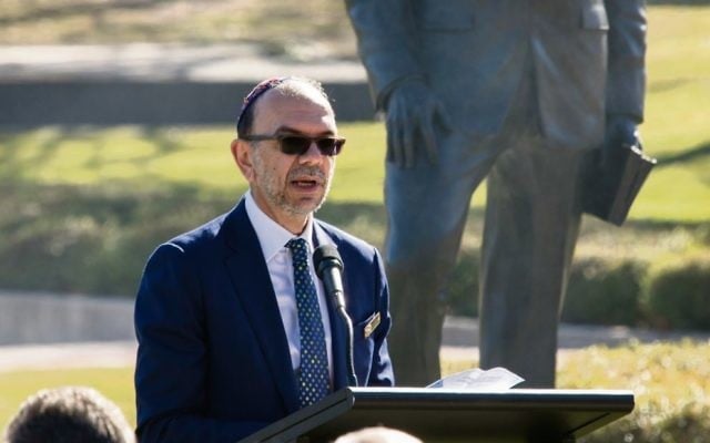 Rabbi Ralph Genende speaking at the unveiling of the new statue of General Sir John Monash. Photo: Fiona Silsby Rabbi Ralph Genende speaking at the unveiling of the new statue of General Sir John Monash. Photo: Fiona Silsby